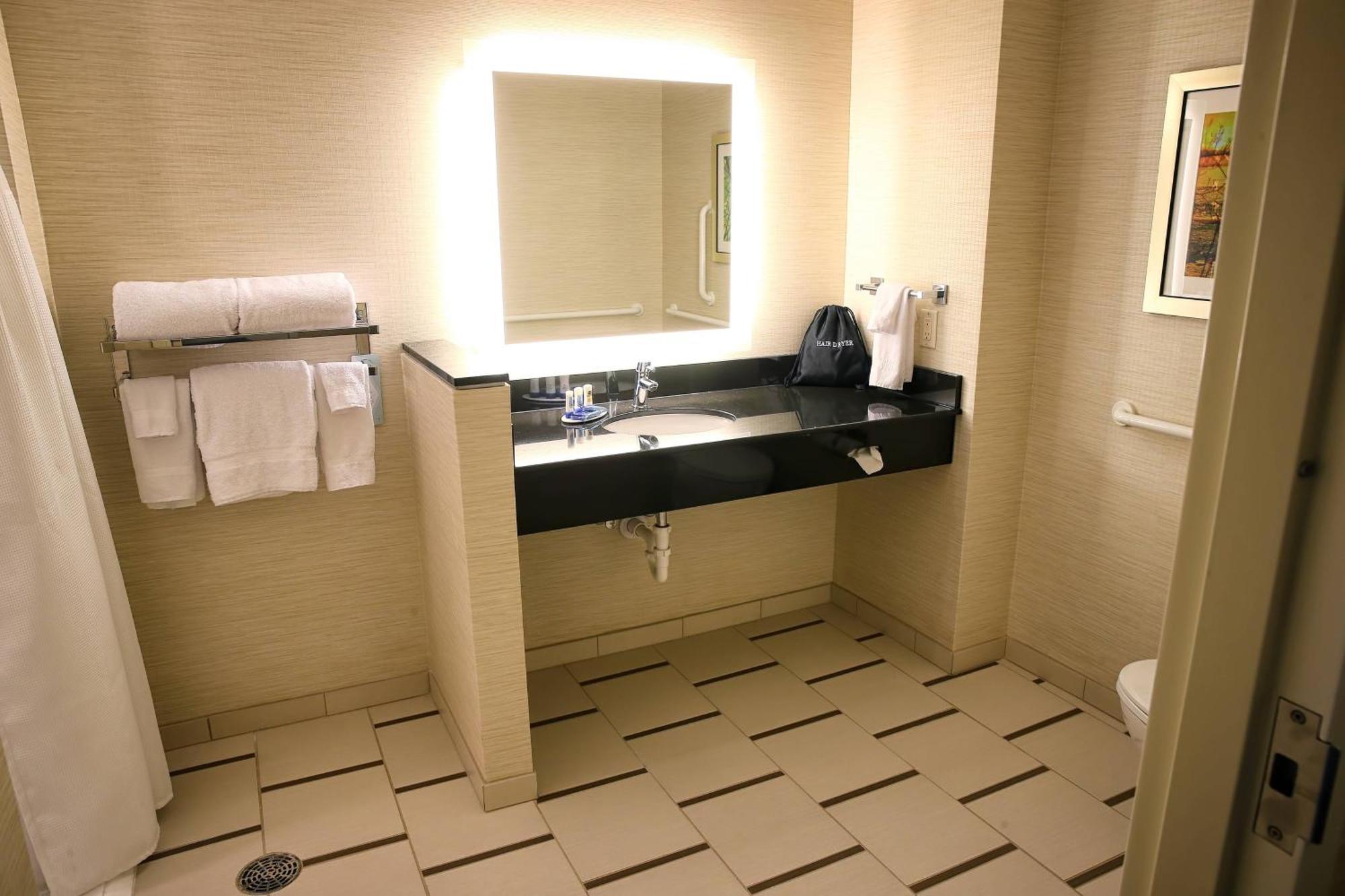 Fairfield Inn & Suites By Marriott Madison Verona Екстериор снимка