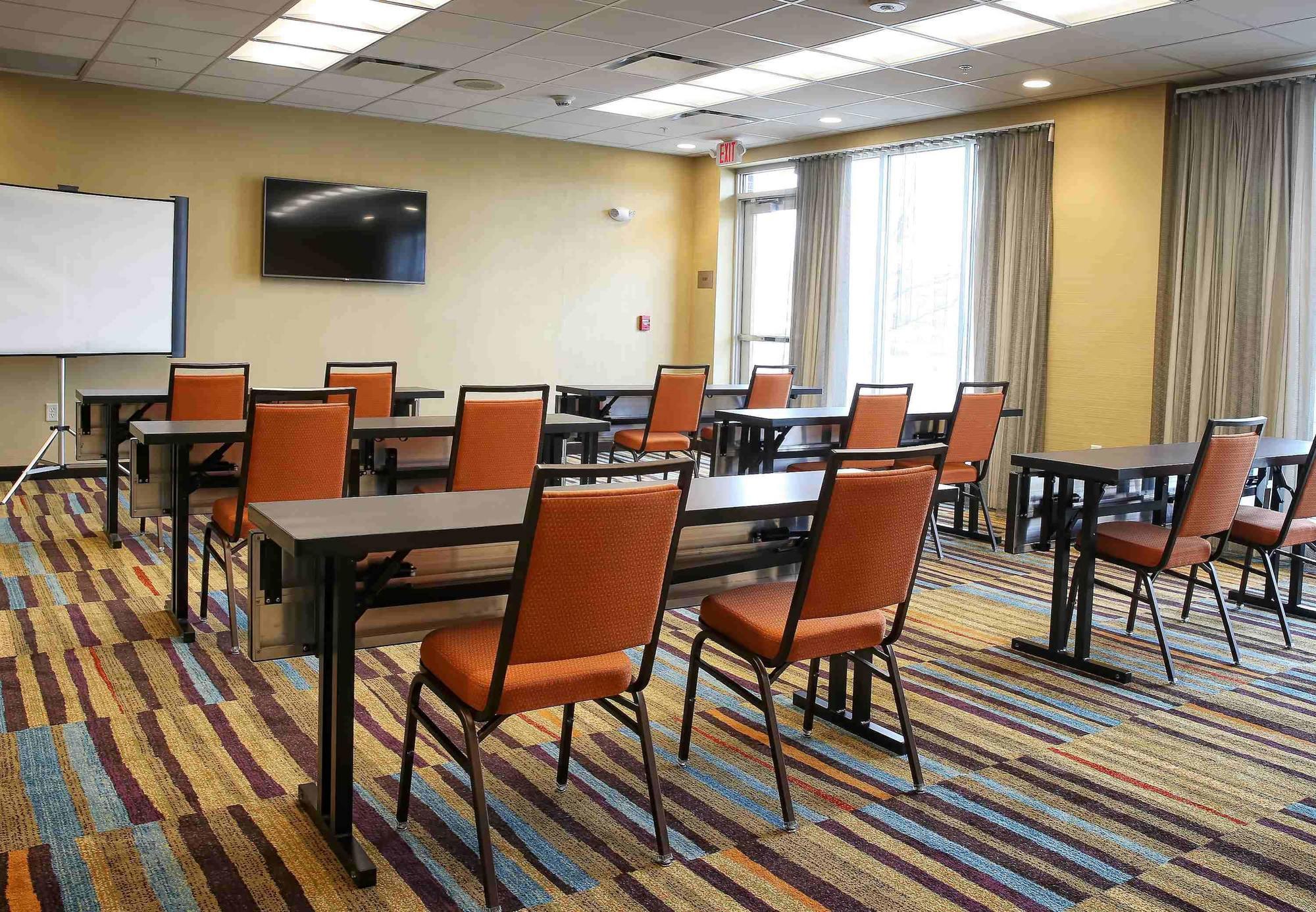 Fairfield Inn & Suites By Marriott Madison Verona Екстериор снимка